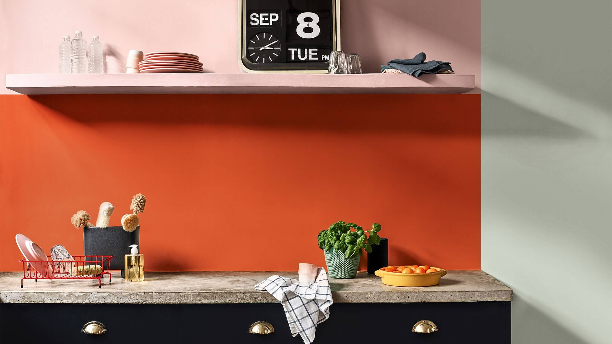 Cocina feliz en naranja, rosa y Tranquil Dawn cf20_happy_kitchen