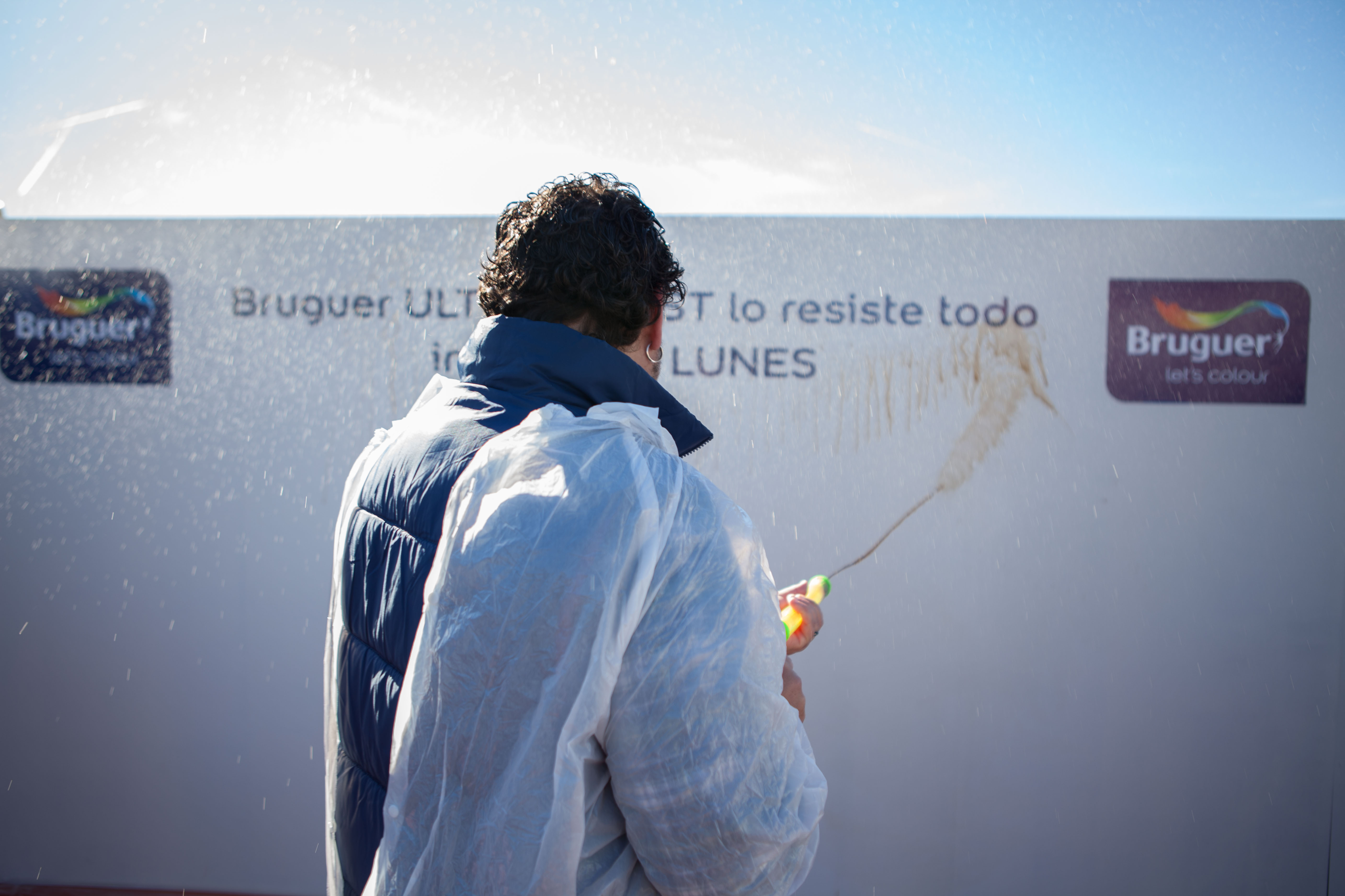 ULTRA RESIST repele todo tipo de manchas ULTRA RESIST repele todo tipo de manchas