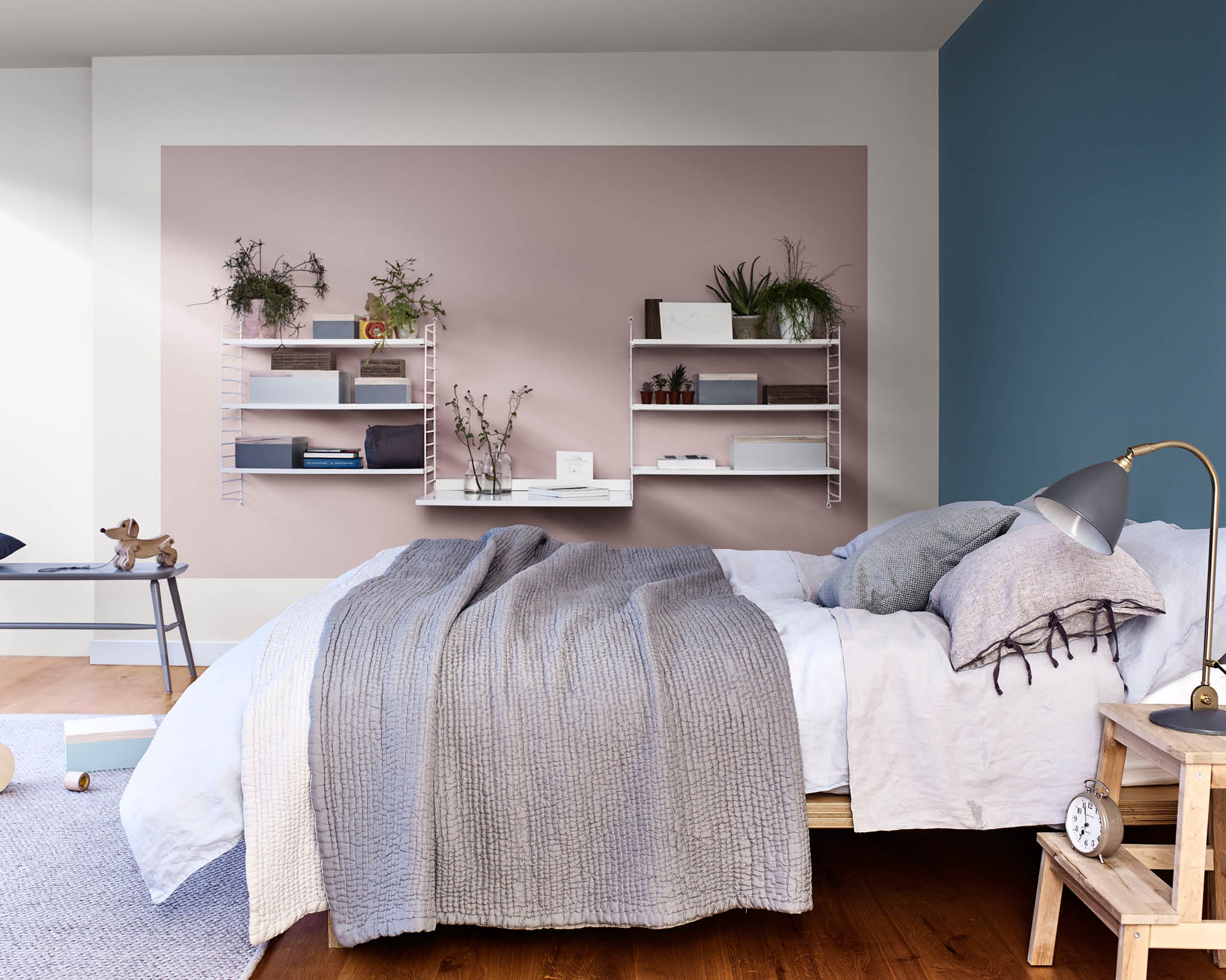 Dormitorio relajante azul Usa el azul y el Madera Tierna para crear un dormitorio relajante