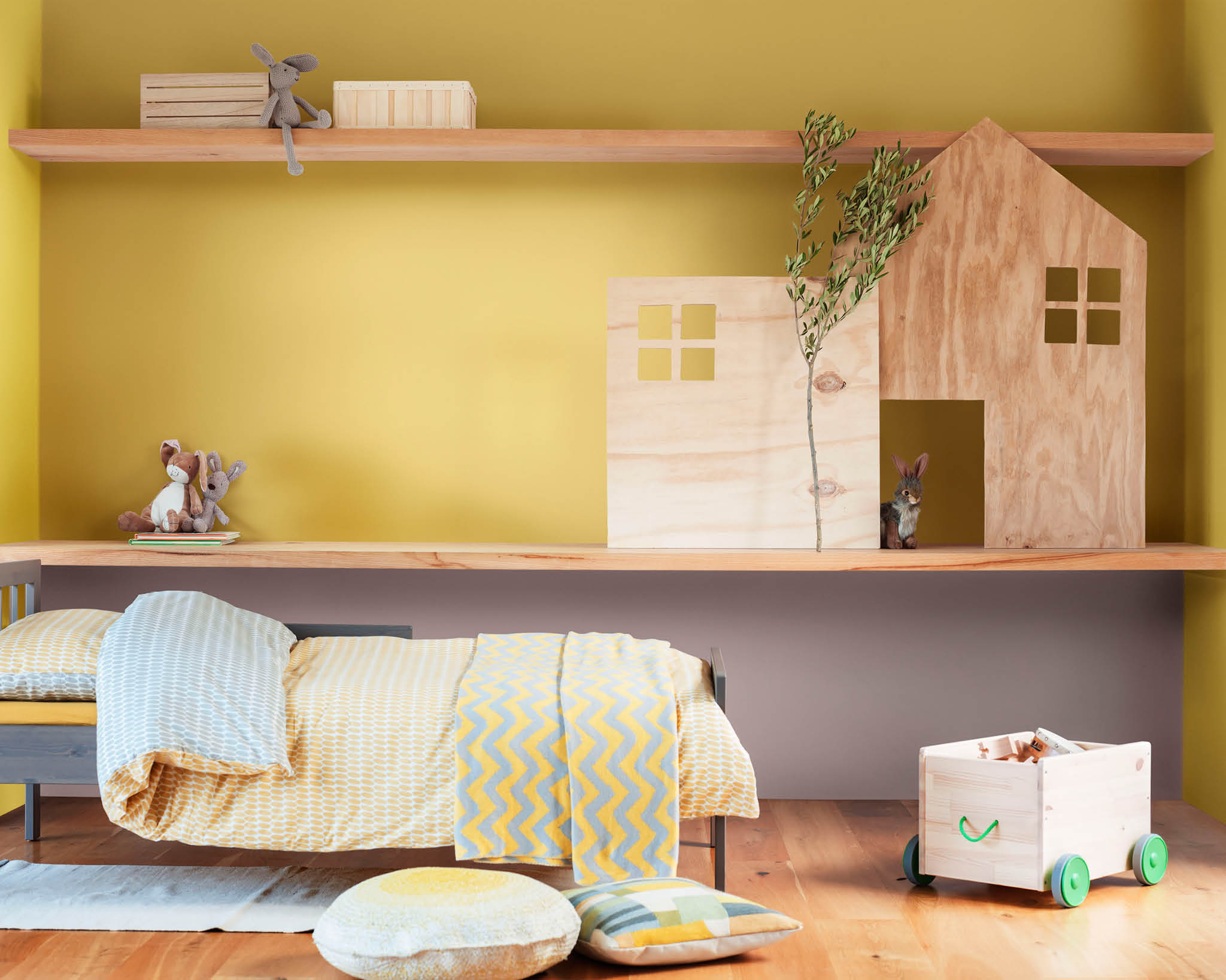Dormitorio de los niños en amarillo y Madera Tierna Combina el amarillo y Madera Tierna en el dormitorio de los niños