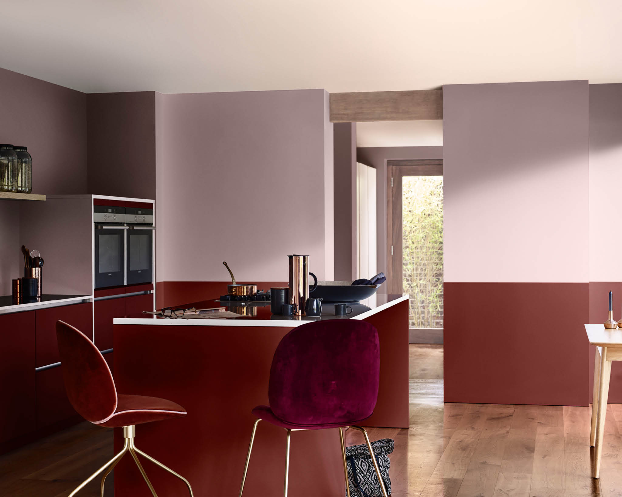 Cocina en colores cálidos Combina Madera Tierna con tonos cálidos en tu cocina