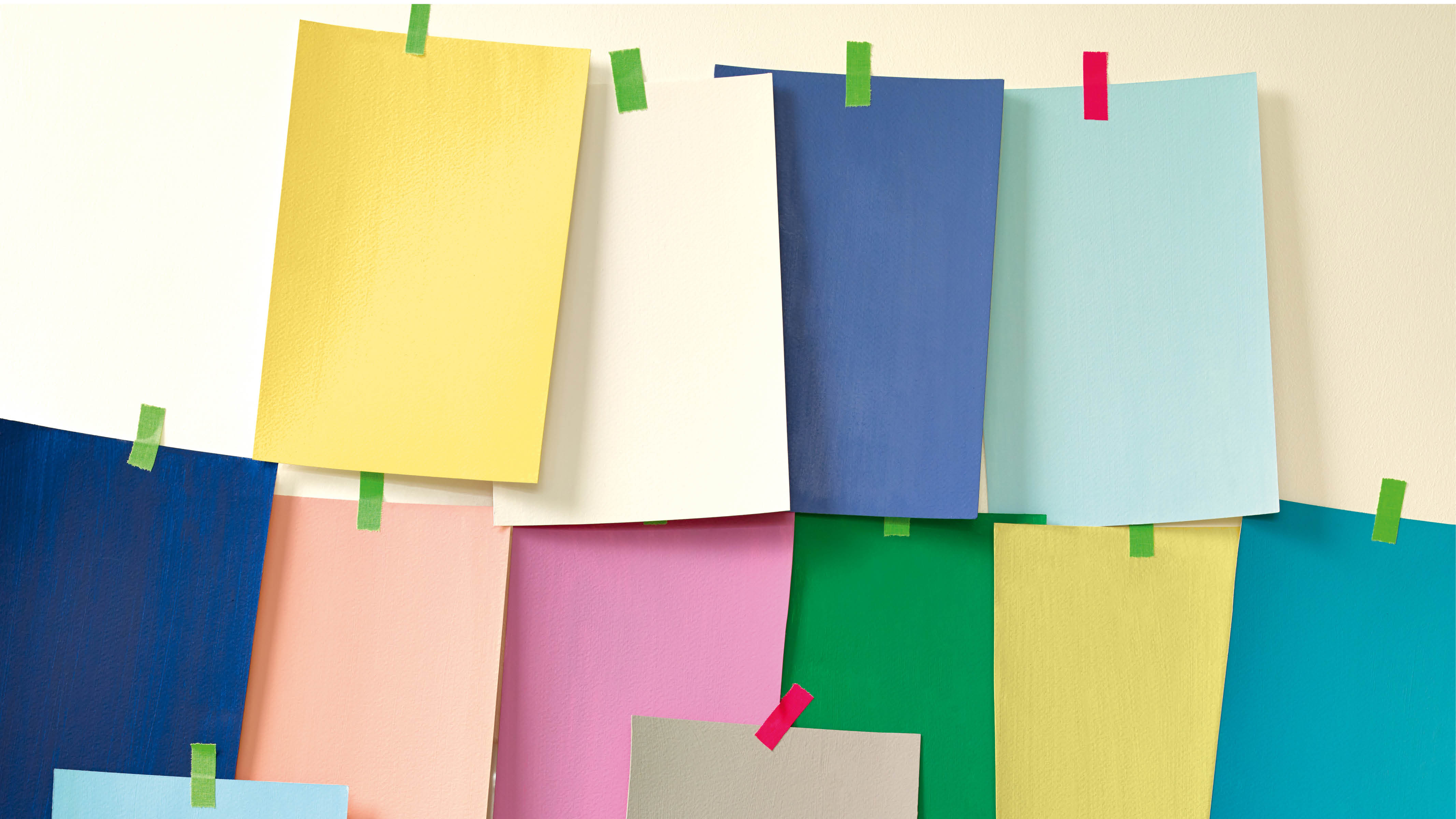 Elegir un color A partir de aproximadamente los dos meses de edad, los bebés comienzan a diferenciar correctamente los colores empezando por los colores primarios rojo, amarillo y azul.