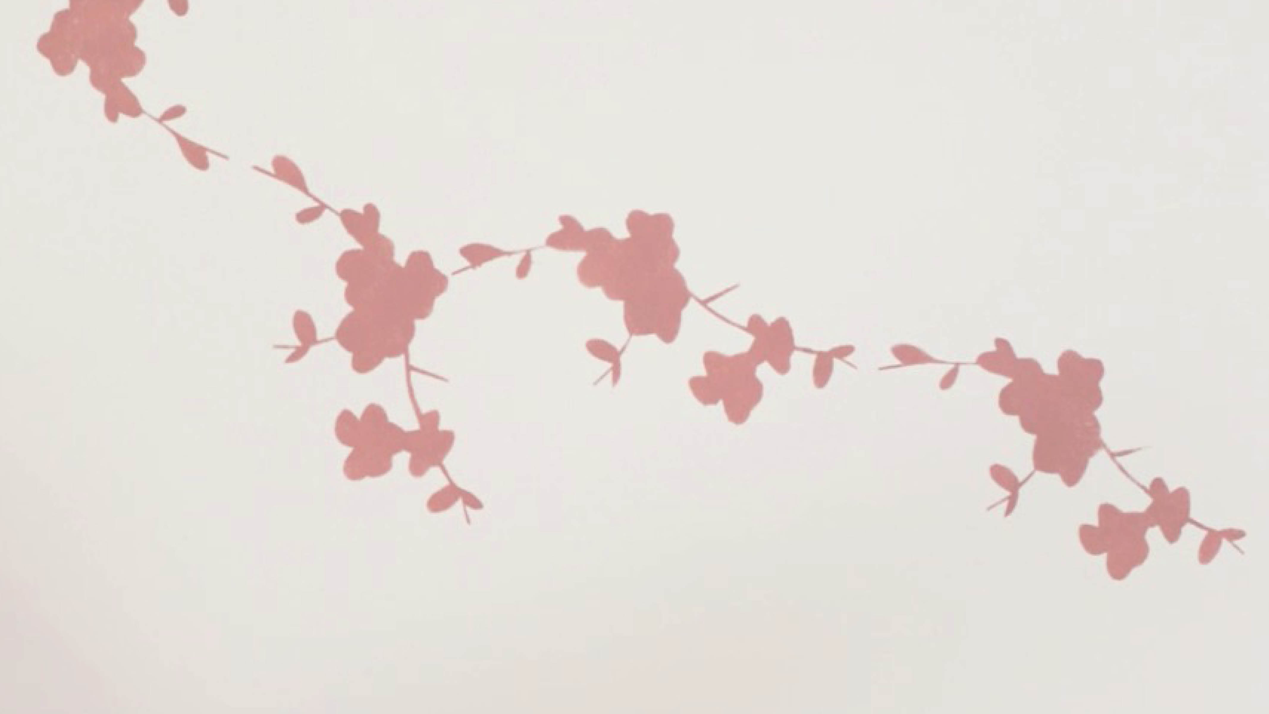 Pared con plantilla rosa Las plantillas son una forma asequible y sencilla de decorar el techo de una habitación de bebé. También puedes usarlas para crear un acento de color atrevido en el esquema sin que la habitación resulte agobiante.